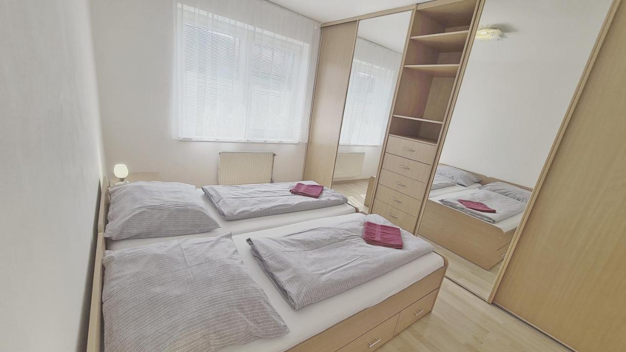 Apartmany Zlatovska Тренчин Экстерьер фото