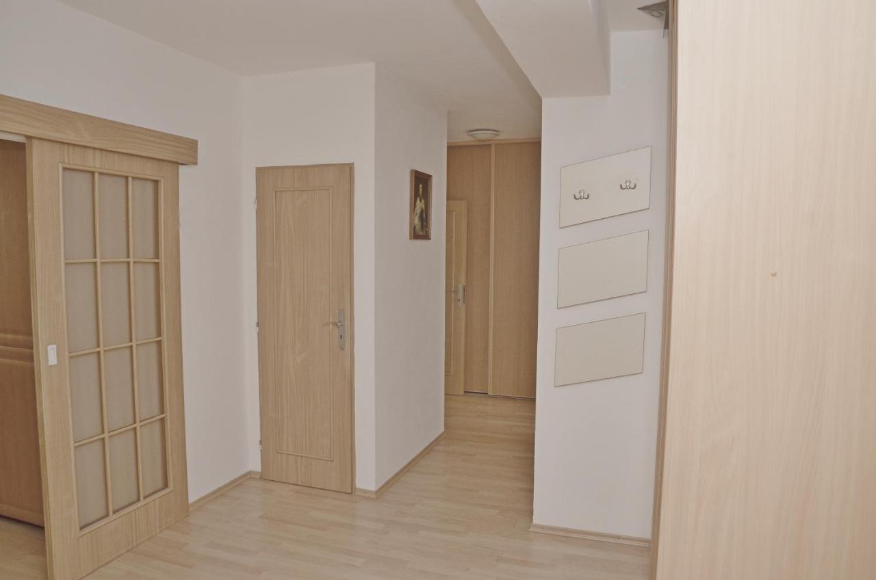 Apartmany Zlatovska Тренчин Экстерьер фото